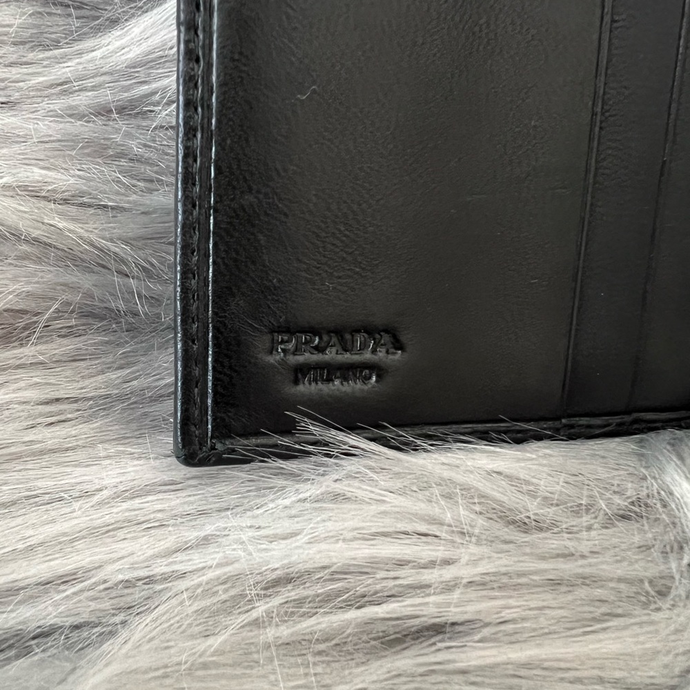 Prada Wallet - Picture 5 of 6